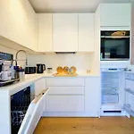 Edler Wohnraum Schwanenteich-oase Mit Balkon, Kaffeevollautomat, Lift & Parkplatz Apartment *