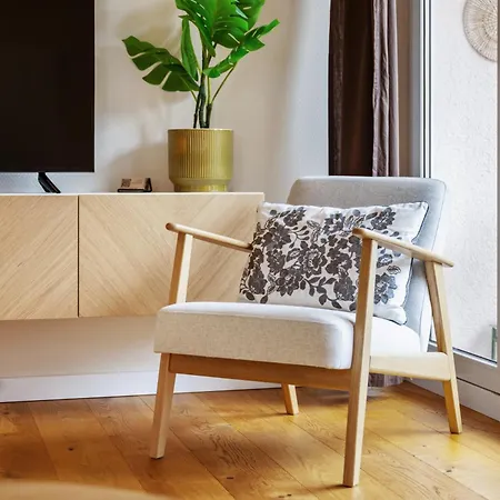 Edler Wohnraum Schwanenteich-oase Mit Balkon, Kaffeevollautomat, Lift & Parkplatz Apartment Zwickau