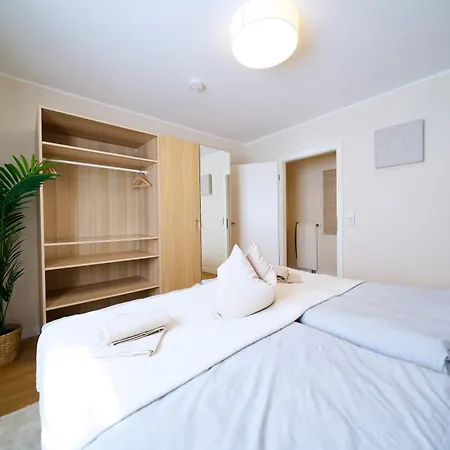 Edler Wohnraum Schwanenteich-oase Mit Balkon, Kaffeevollautomat, Lift & Parkplatz Apartment Zwickau