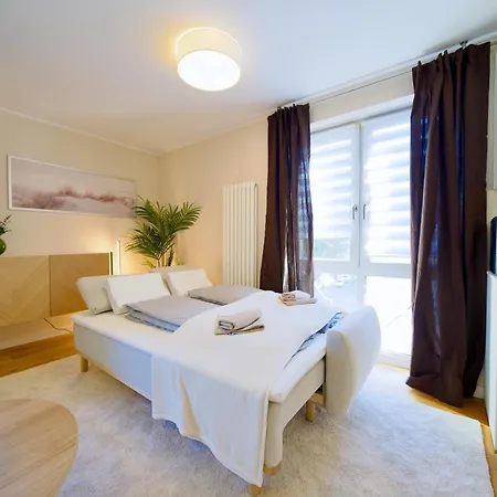 Edler Wohnraum Schwanenteich-oase Mit Balkon, Kaffeevollautomat, Lift & Parkplatz *