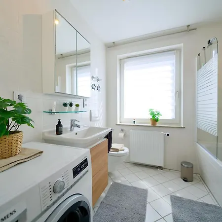 Edler Wohnraum Schwanenteich-oase Mit Balkon, Kaffeevollautomat, Lift & Parkplatz Apartment *