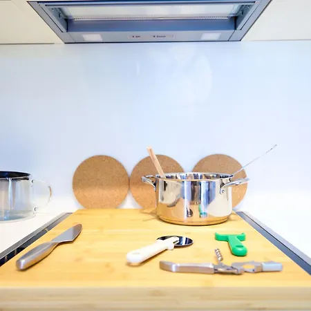 Apartment Edler Wohnraum Schwanenteich-oase Mit Balkon, Kaffeevollautomat, Lift & Parkplatz Zwickau