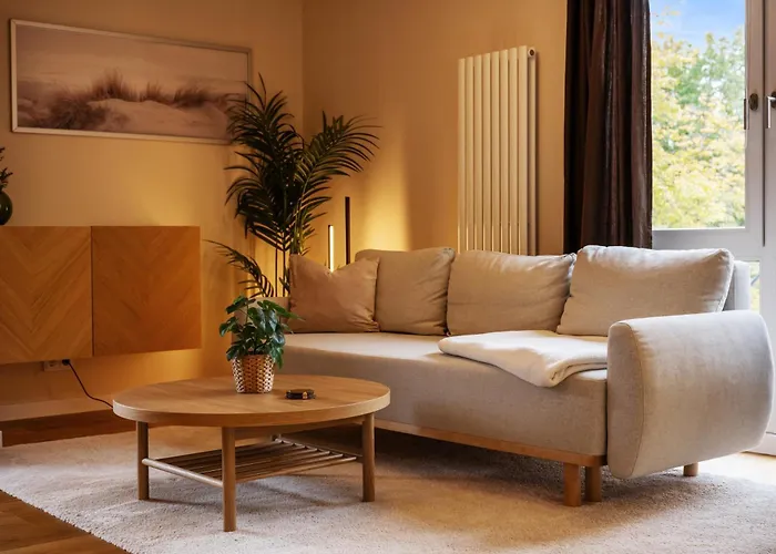 Edler Wohnraum Schwanenteich-oase Mit Balkon, Kaffeevollautomat, Lift & Parkplatz * 茨维考