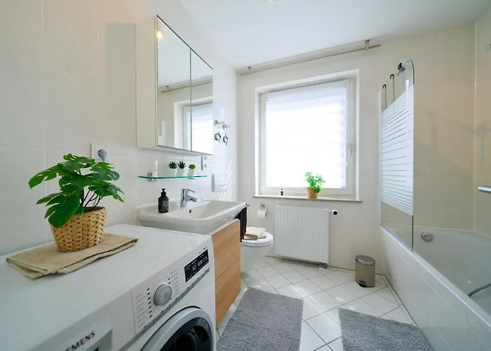 Edler Wohnraum Schwanenteich-oase Mit Balkon, Kaffeevollautomat, Lift & Parkplatz 公寓 *