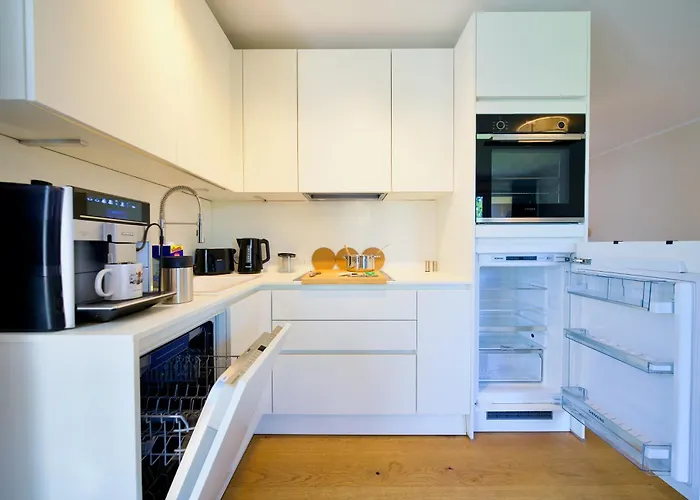 Edler Wohnraum Schwanenteich-oase Mit Balkon, Kaffeevollautomat, Lift & Parkplatz 公寓 *